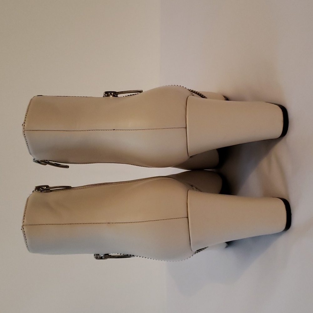 Nine West ankle boots/booties size 9.  Excellent pre owned condition. - Picture 3 of 8